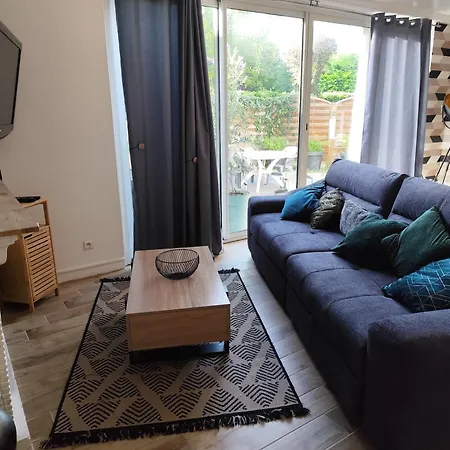 Maison De Avec Exterieur Au Calme. Prázdninový dům *