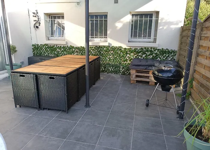 Maison De Avec Exterieur Au Calme. Holiday home *