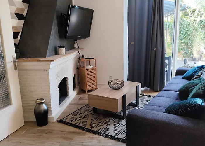 Holiday home Maison De Avec Exterieur Au Calme.